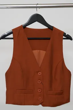 Chaleco tencel tira espalda de Design Plus en Chalecos para argentina