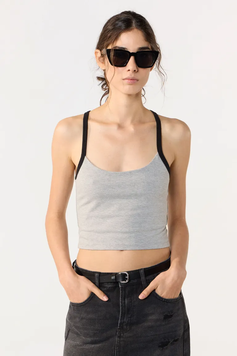 Top musculoso de diseño minimalista para mujer de Cuesta Blanca en Tops para argentina