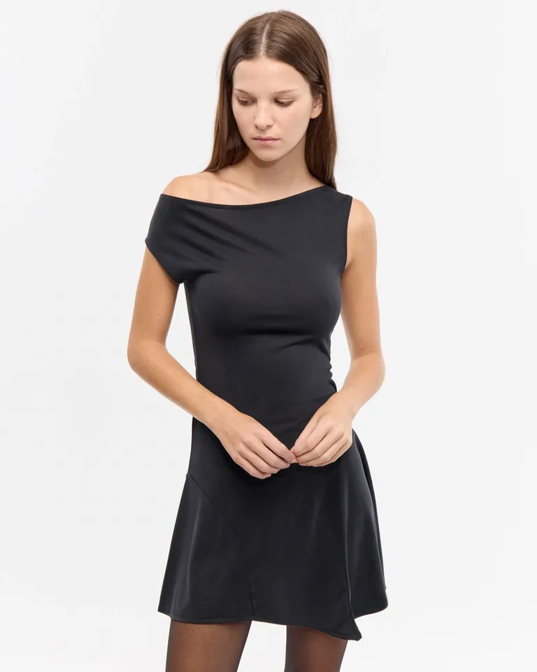 Vestido corto de diseño asimétrico con terminación irregular y silueta ajustada al cuerpo de Ay Not Dead en Vestidos para argentina