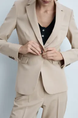 Blazer entallado traje de Mango en Blazers para argentina