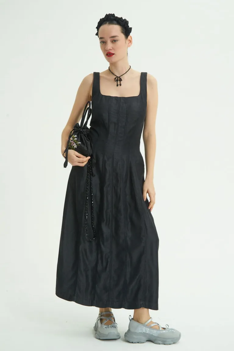 Vestido largo con detalles en bordado y silueta A de Las Pepas en Vestidos para argentina