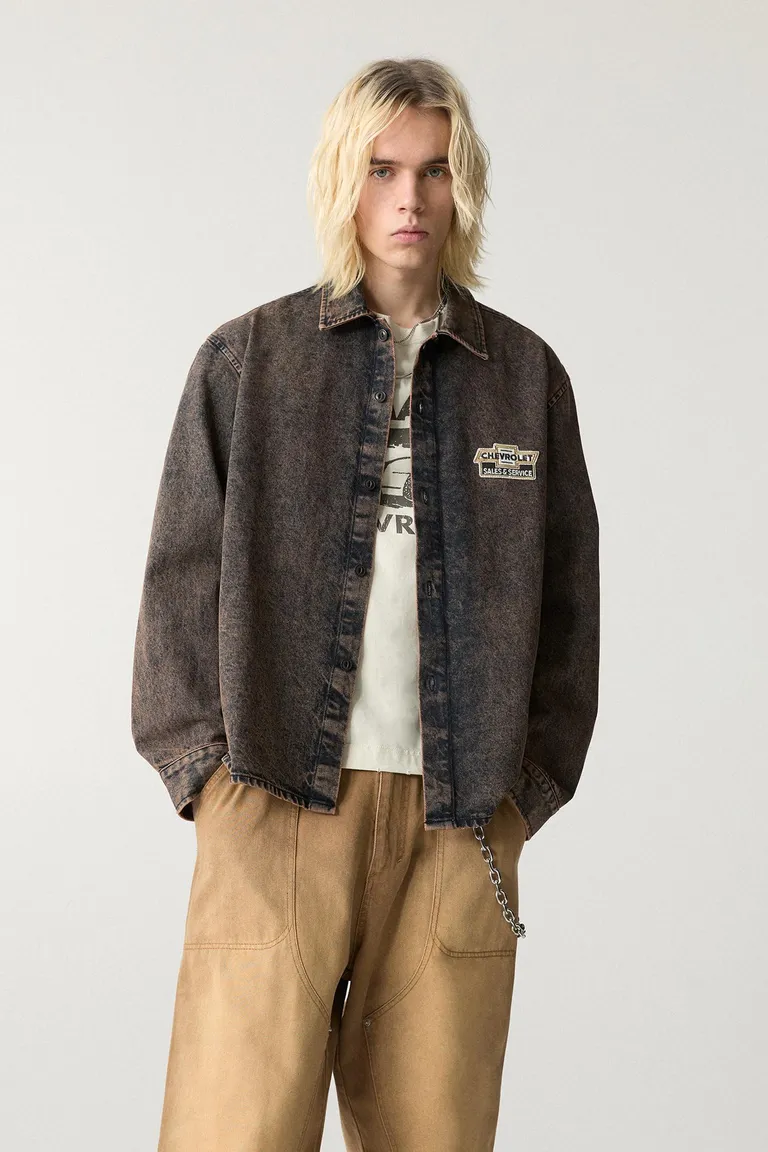 Camisa vaquera chevrolet de Pull&Bear en Camisas para argentina