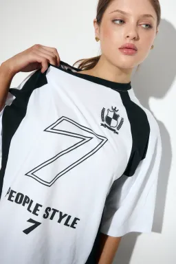 Remera oversize people de Audaz en Remeras para argentina