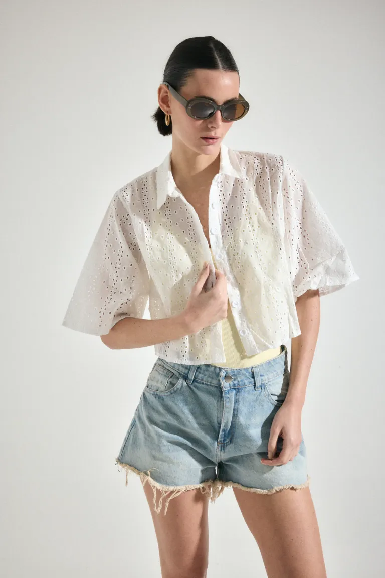Camisa oversize con bordado blanco - diseño versátil y cómodo de Audaz en Camisas para argentina