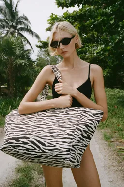Bolso shopper algodón cebra de Mango en Bolsos y Carteras para argentina