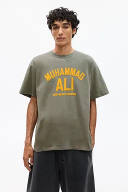 Remera verde muhammad ali de Pull&Bear en Remeras y Polos para argentina