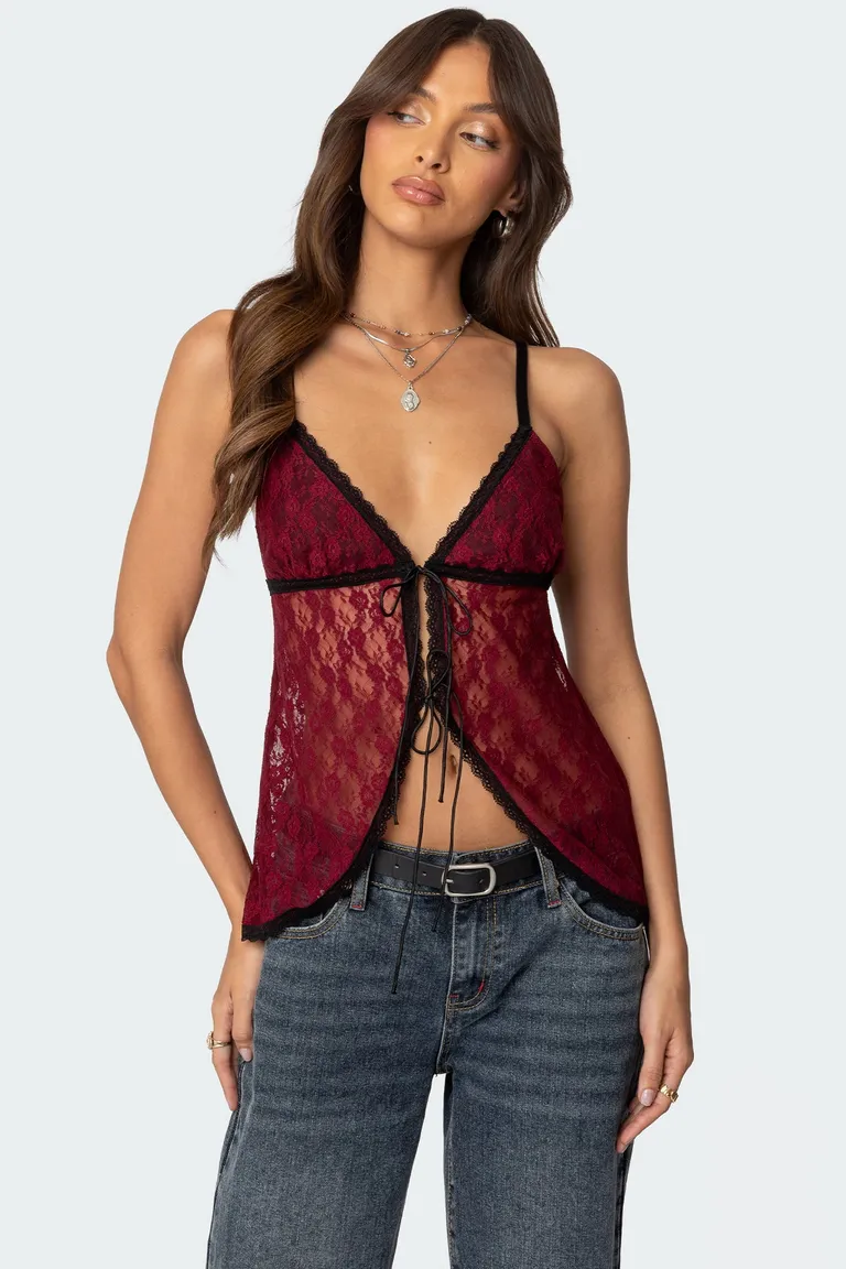 Top maude encaje transparente lazos de Edikted en Tops para argentina