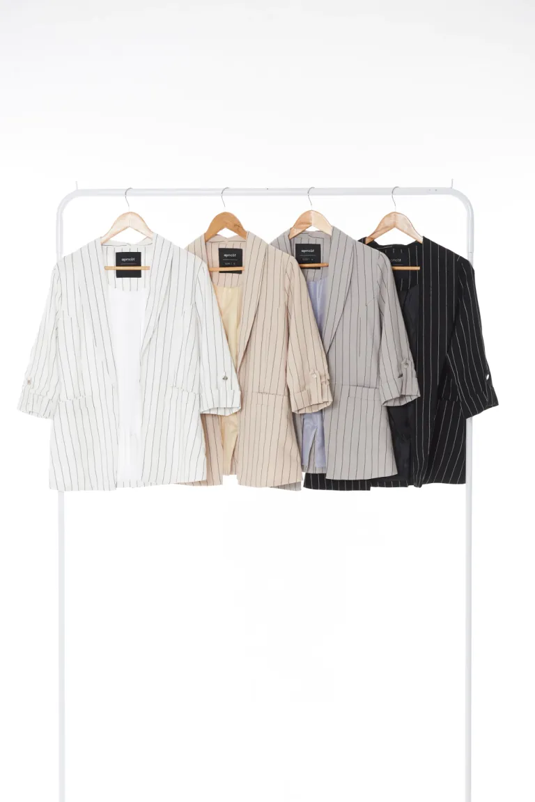 Blazer a rayas de corte elegante y moderno para mujeres de Apricot en Blazers para argentina