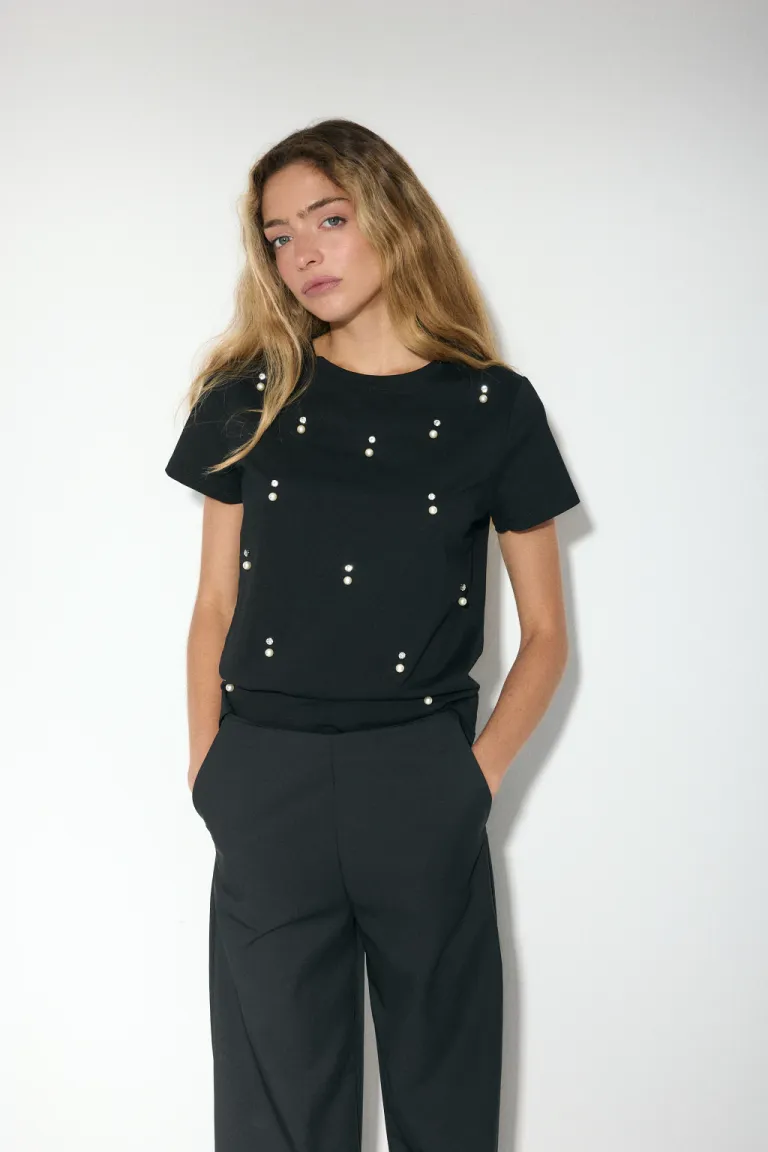 Remera de algodón con aplicaciones de perlas decorativas de Audaz en Remeras para argentina