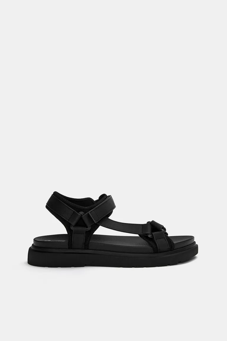 Sandalias con tiras de Pull&Bear en Sandalias y Ojotas para argentina