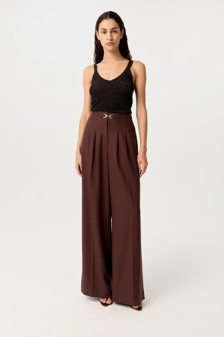 Top tejido de punto liso con detalles de lurex, escote en V y corte ceñido al cuerpo de Markova en Tops para argentina