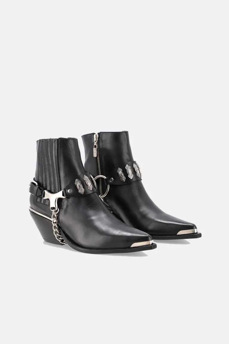 Botineta de cuero con estribo desmontable y taco bajo para un estilo sofisticado de Justaosadia en Botas y Botinetas para argentina