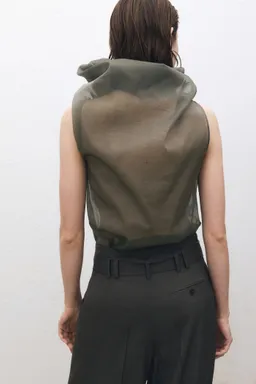 Blusa seda cuello asimétrico de Mango en Blusas para argentina