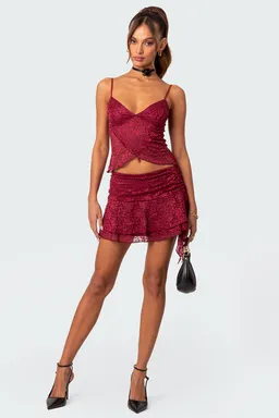 Musculosa encaje ruby de Edikted en Tops para argentina