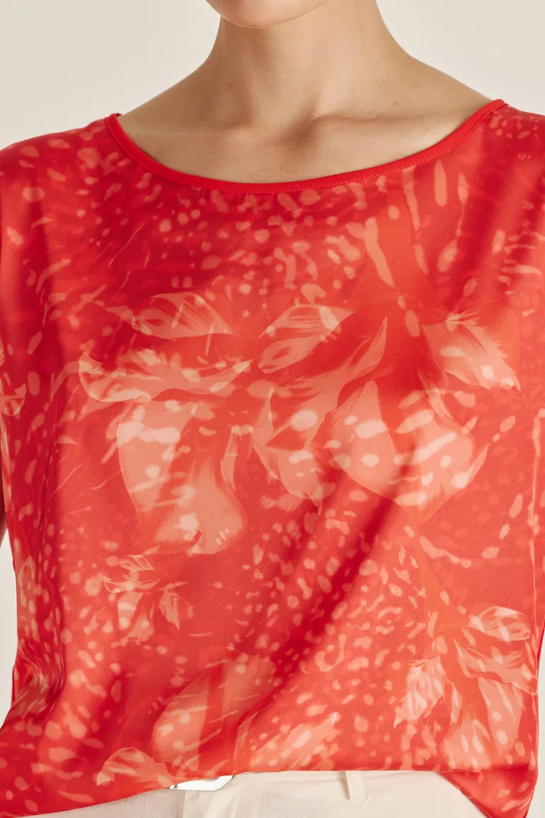 Blusa de seda con diseño floral en tonos rojos - Exclusiva Colección Verano 26 de Tucci en Tops para argentina