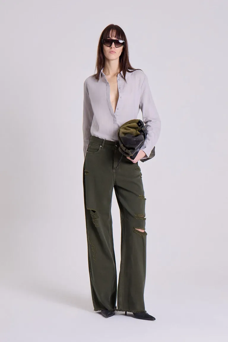 Pantalón de pierna ancha de tiro medio en color verde de Maria Cher en Pantalones para argentina