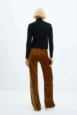 Pantalón terciopelo costuras de Mango en Pantalones para argentina
