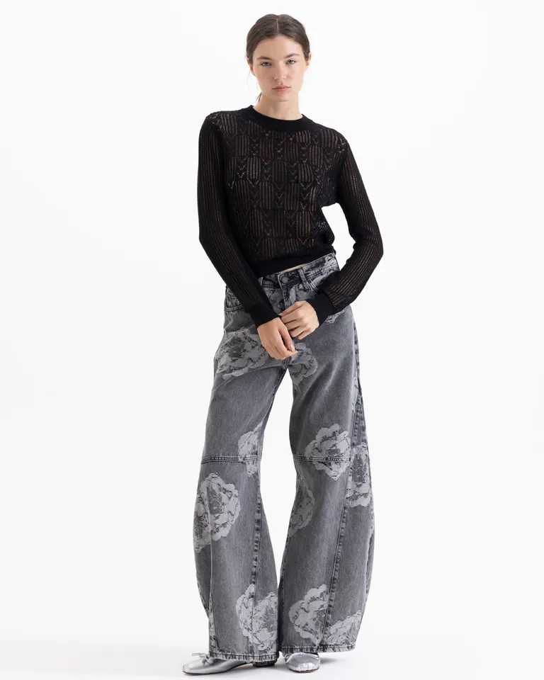 Sweater de tejido calado con diseño de texturas y mangas largas de corte recto de Jazmin Chebar en Buzos y Sweaters para argentina