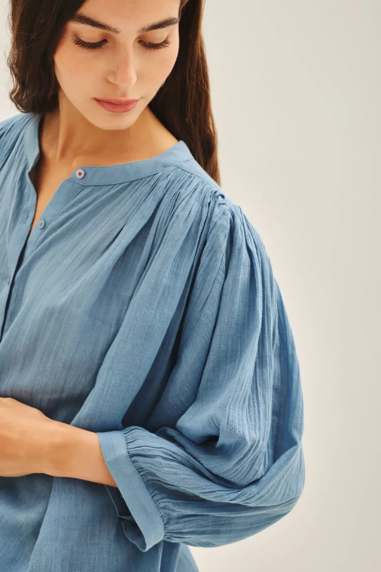 Camisa de corte amplio y frunces en frente y espalda, perfecta para el verano de Rapsodia en Camisas para argentina