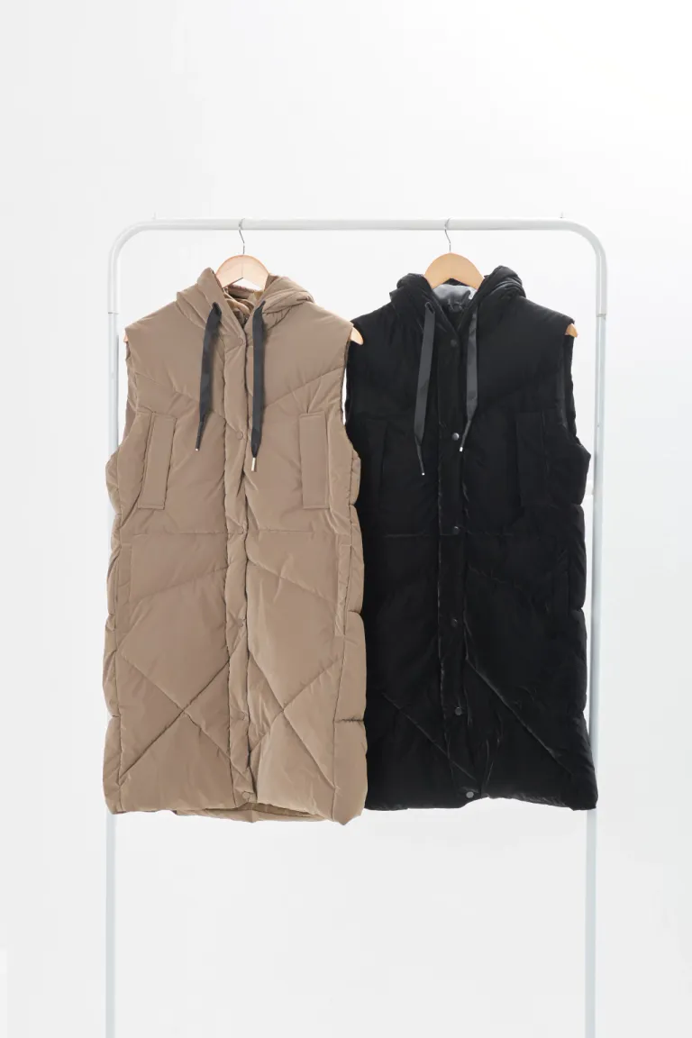 Chaleco sin mangas negro para mujer, prenda de abrigo acogedora y de diseño moderno de Apricot en Chalecos para argentina