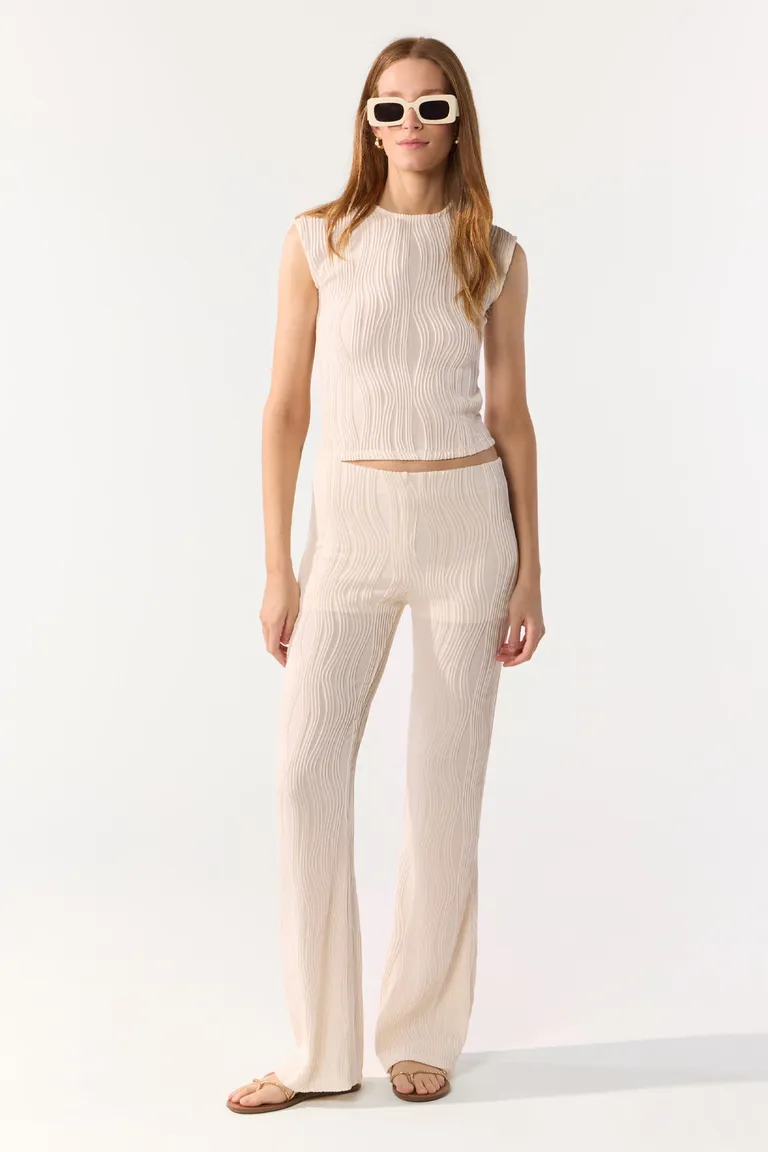 Pantalón de pierna ancha texturizado en microfibra para mujer de Cuesta Blanca en Pantalones para argentina