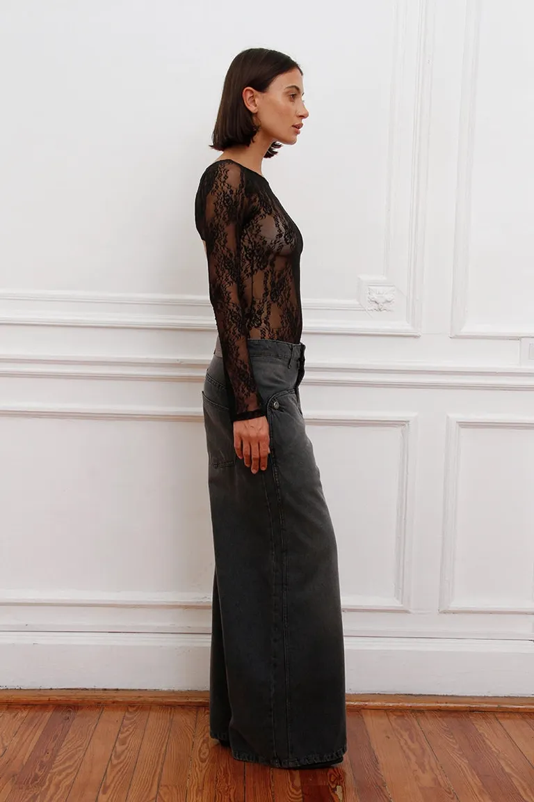 Body de encaje con mangas largas, cuello bote y ajuste anatómico de Sofia Sarkany en Bodies para argentina