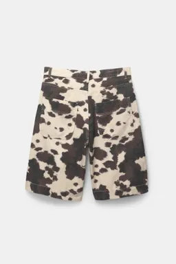 Bermuda baggy animal vaca de Pull&Bear en Bermudas y Shorts para argentina
