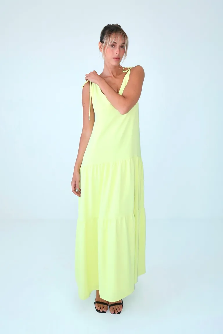 Vestido de crepe amarillo con escote en V y detalles en los hombros de Naíma en Vestidos para argentina