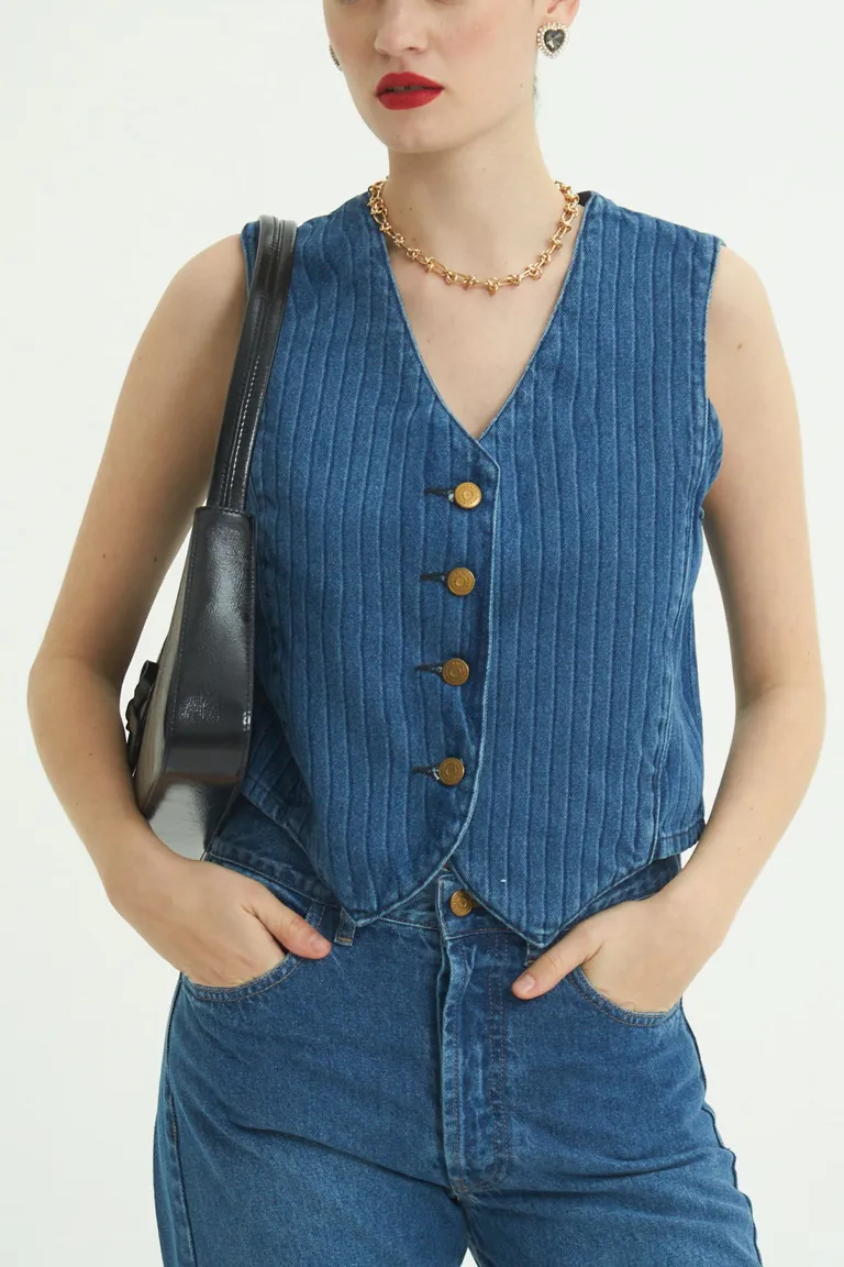 Chaleco largo de jean azul con botones de pasta para mujer de Las Pepas en Chalecos para argentina