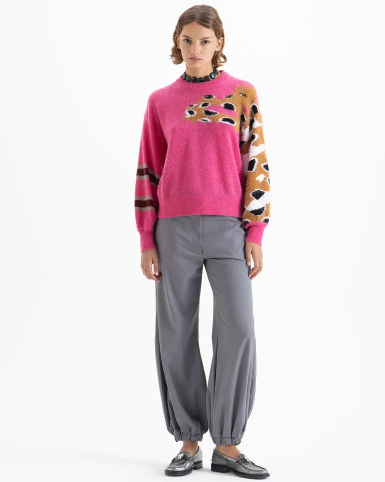 Sweater cuello redondo con diseño estampado en frente y manga de Jazmin Chebar en Buzos y Sweaters para argentina