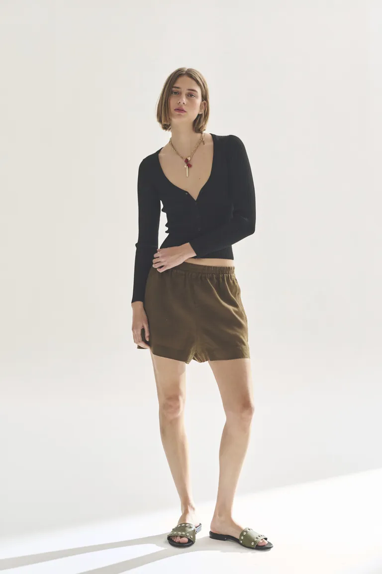 Cardigan de punto negro de manga larga para mujer de Akiabara en Buzos y Sweaters para argentina