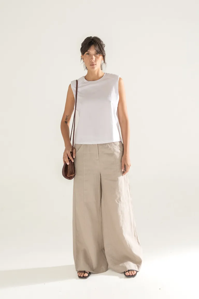 Remera sin mangas de corte recto y diseño sencillo para mujer de Akiabara en Remeras para argentina