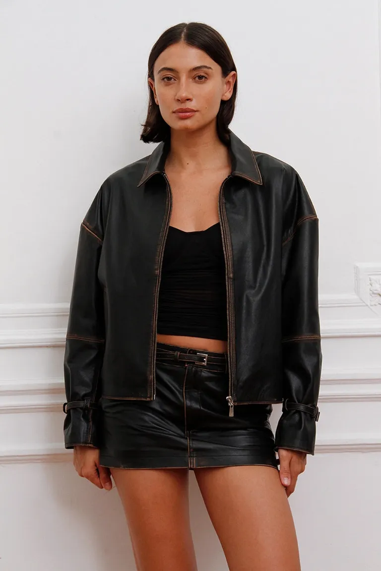 Pollera mini corta con cinturón y costuras a la vista de Sofia Sarkany en Faldas para argentina