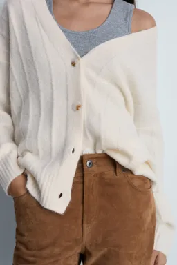 Cárdigan largo con botones de Mango en Buzos y Sweaters para argentina