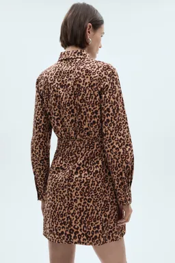 Vestido camisero estampado leopardo de Mango en Vestidos para argentina