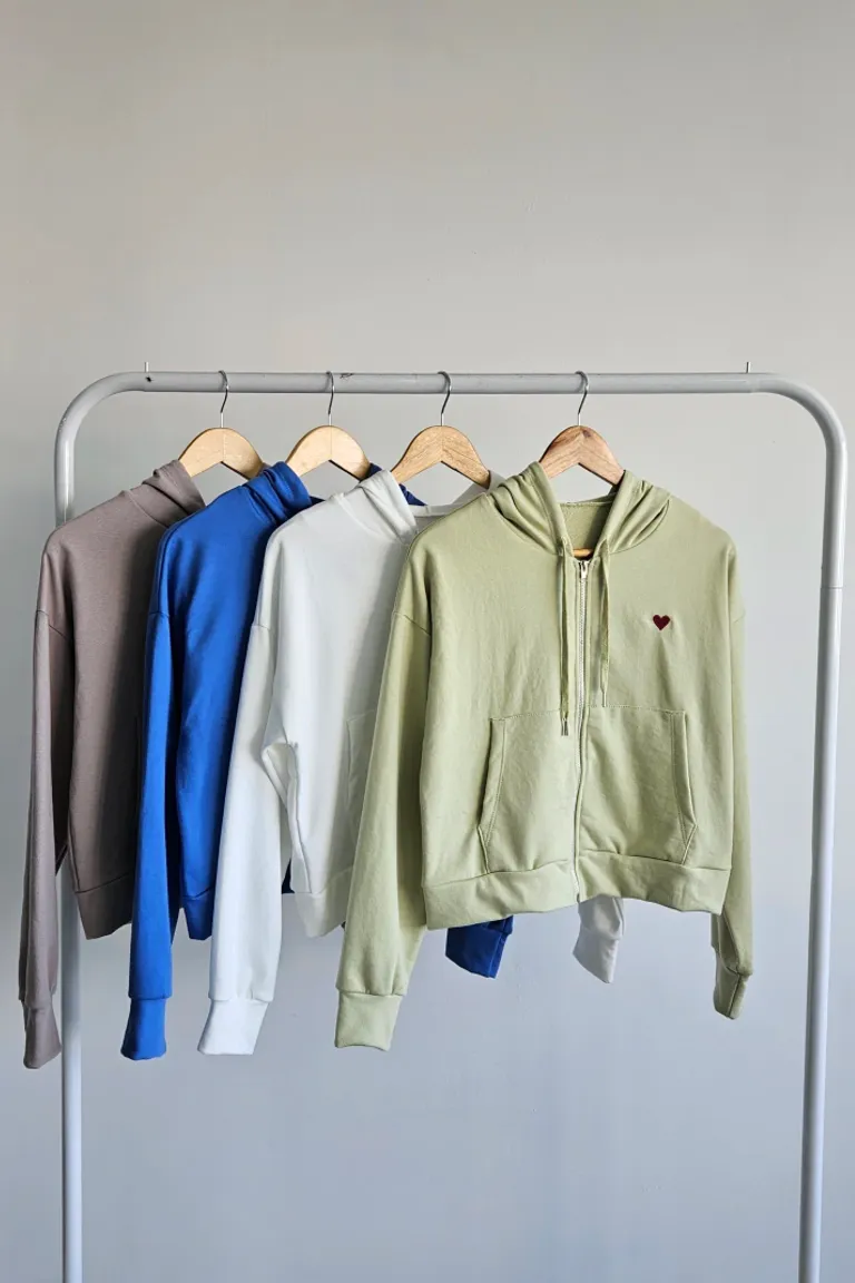 Campera con Bordado de Lemmon en Buzos y Sweaters para argentina