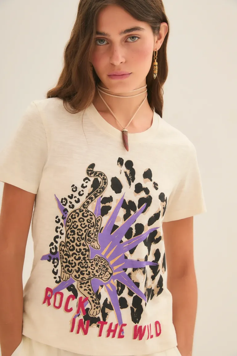 Remera de diseño estampado con detalles únicos para un estilo casual y distintivo de Rapsodia en Remeras para argentina