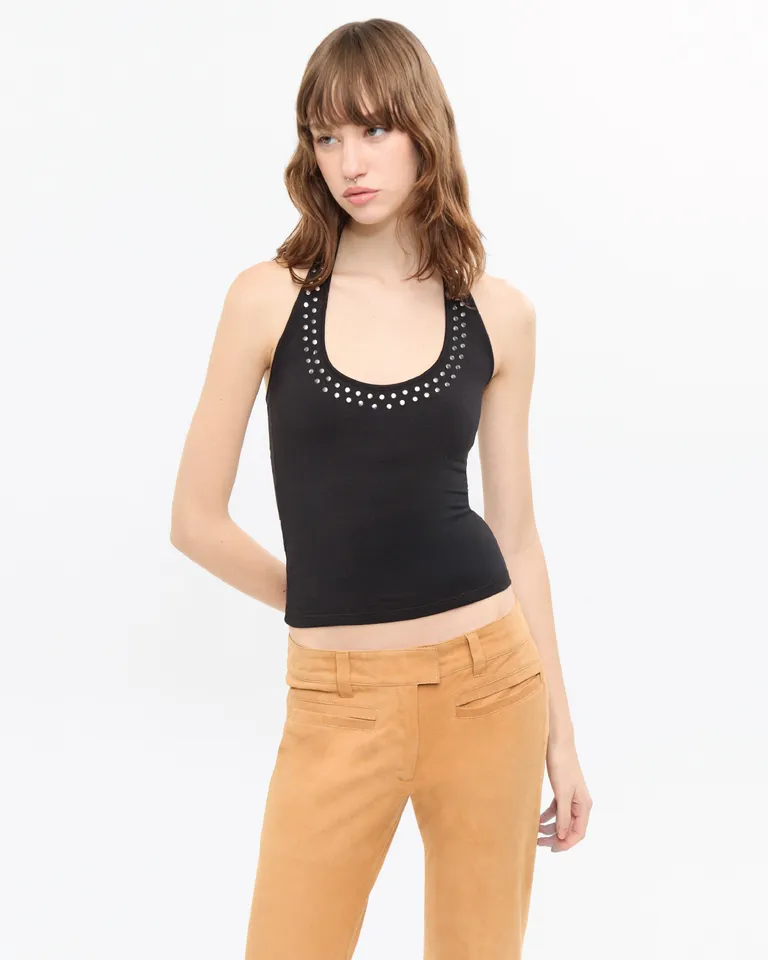 Top negro sin mangas con detalles de tachas alrededor del escote halter de Ay Not Dead en Tops para argentina