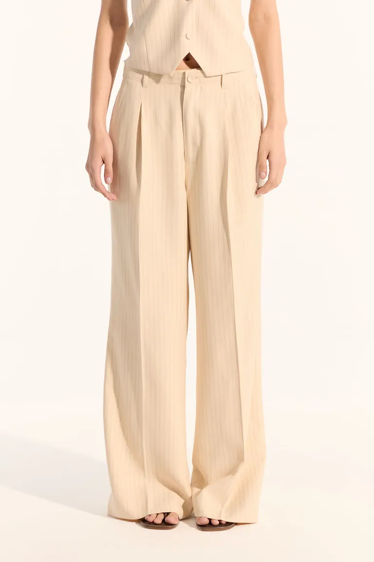 Pantalón sastrero de corte ancho y tiro medio con detalles de pinzas y bolsillos de Portsaid en Pantalones para argentina