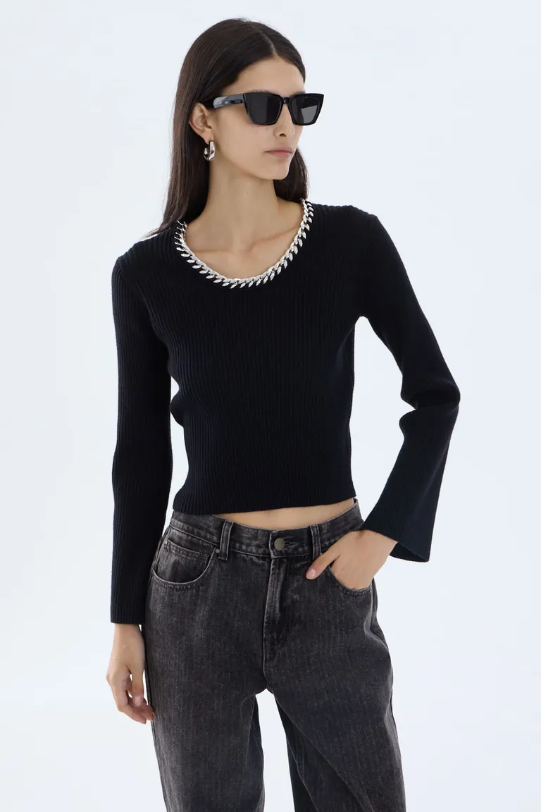 Sweater ajustado de manga larga con detalle de cadena en el cuello de Portsaid en Buzos y Sweaters para argentina