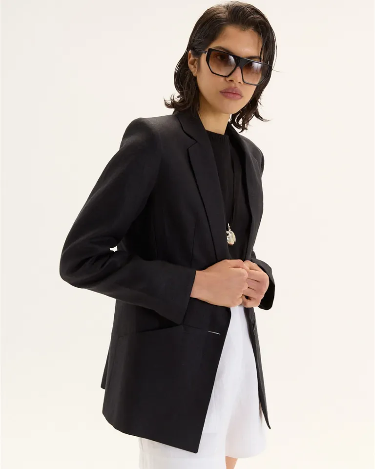 Blazer negro de corte regular con cierre sencillo y bolsillos funcionales de Blue Sheep en Blazers para argentina