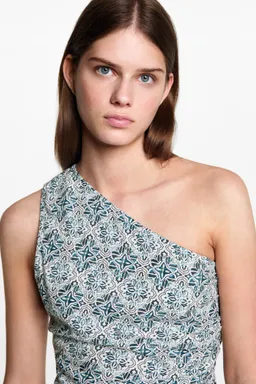 Vestido asimétrico estampado de Mango Teen en Vestidos para argentina