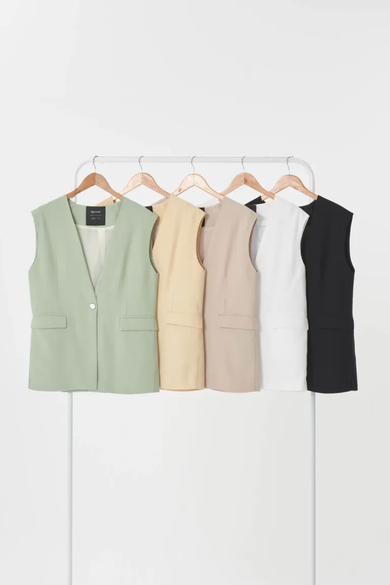 Chaleco amarillo de diseño minimalista y corte ajustado de Apricot en Chalecos para argentina