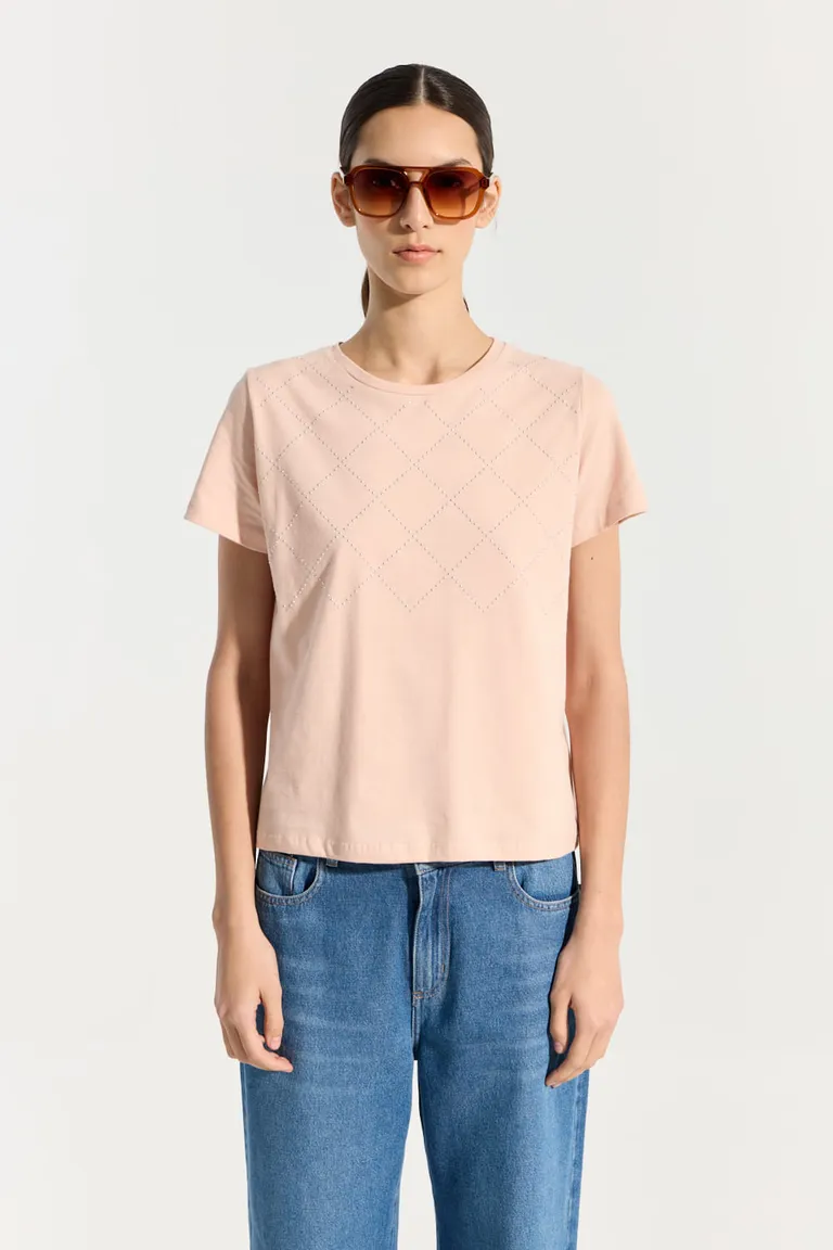 Remera con aplicaciones de tachas metálicas y manga corta de corte regular de Portsaid en Remeras para argentina