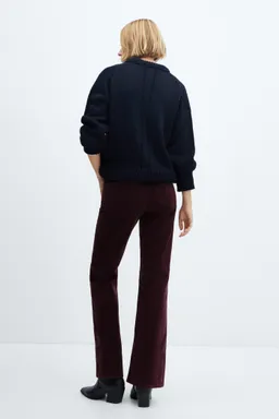 Pantalón flare tiro medio pana de Mango en Pantalones para argentina