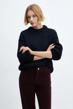 Pantalón flare tiro medio pana de Mango en Pantalones para argentina