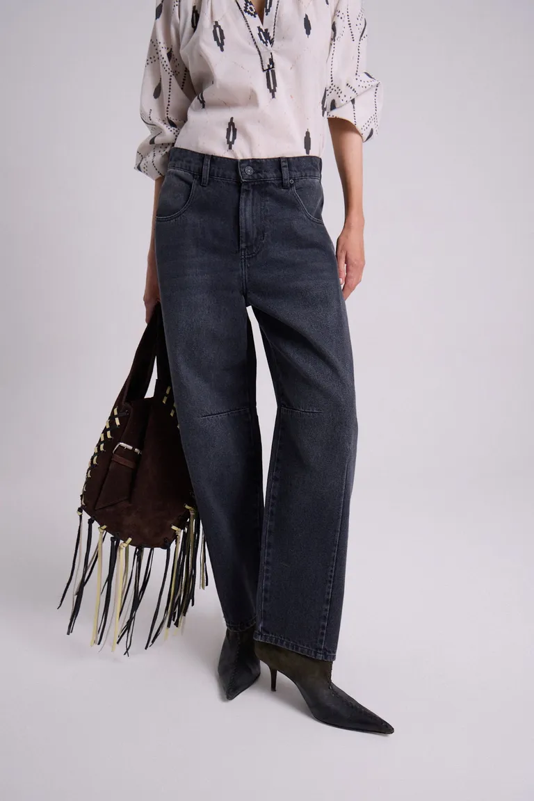 Pantalones negros de corte balloon de tiro medio con pinzas en las rodillas y diseño cropped de Maria Cher en Pantalones para argentina