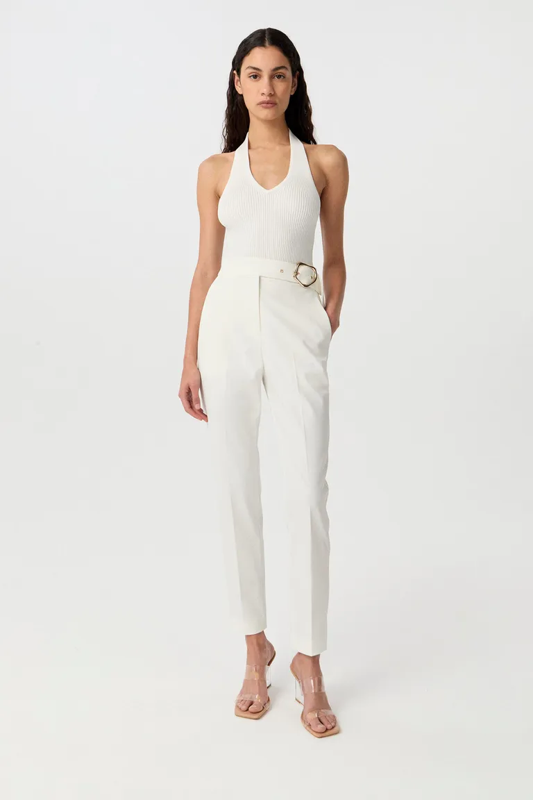 Pantalón Pascal: Diseño moderno y elegante con detalles metálicos para un estilo formal de Markova en Pantalones para argentina