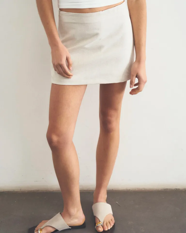 Falda mini de lino con short interior - Diseño elegante y versátil de Sky en Faldas para argentina