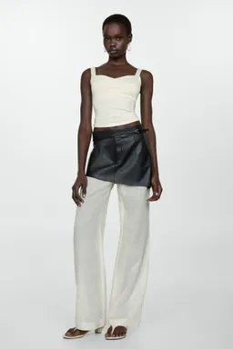 Top punto breteles de Mango en Tops para argentina